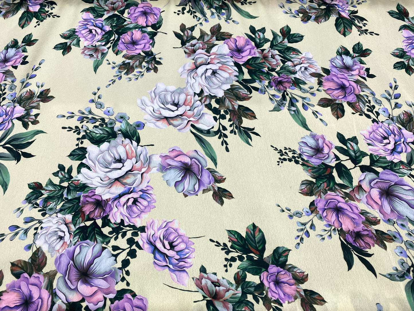 Polyester satin imprimé fleurs vert violet blanc