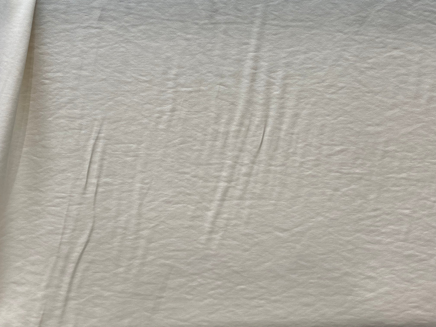 Polyester satin blanc cassé