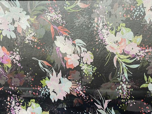 Soie voilage imprimé fleurs noir violet rose