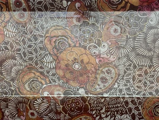 Soie voilage imprimé cachemire fleurs paillettes doré brun rose blanc