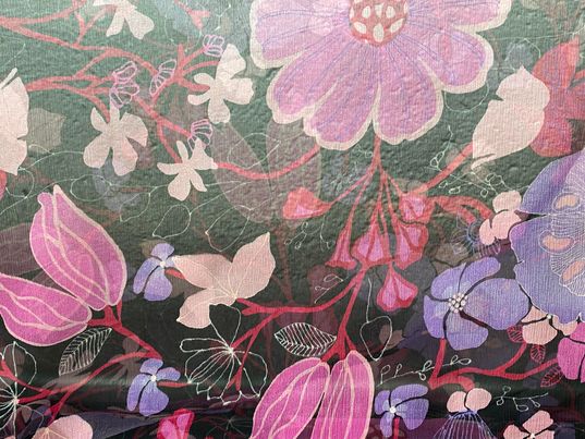 Soie voilage crêpe imprimé fleurs noir violet rose vert