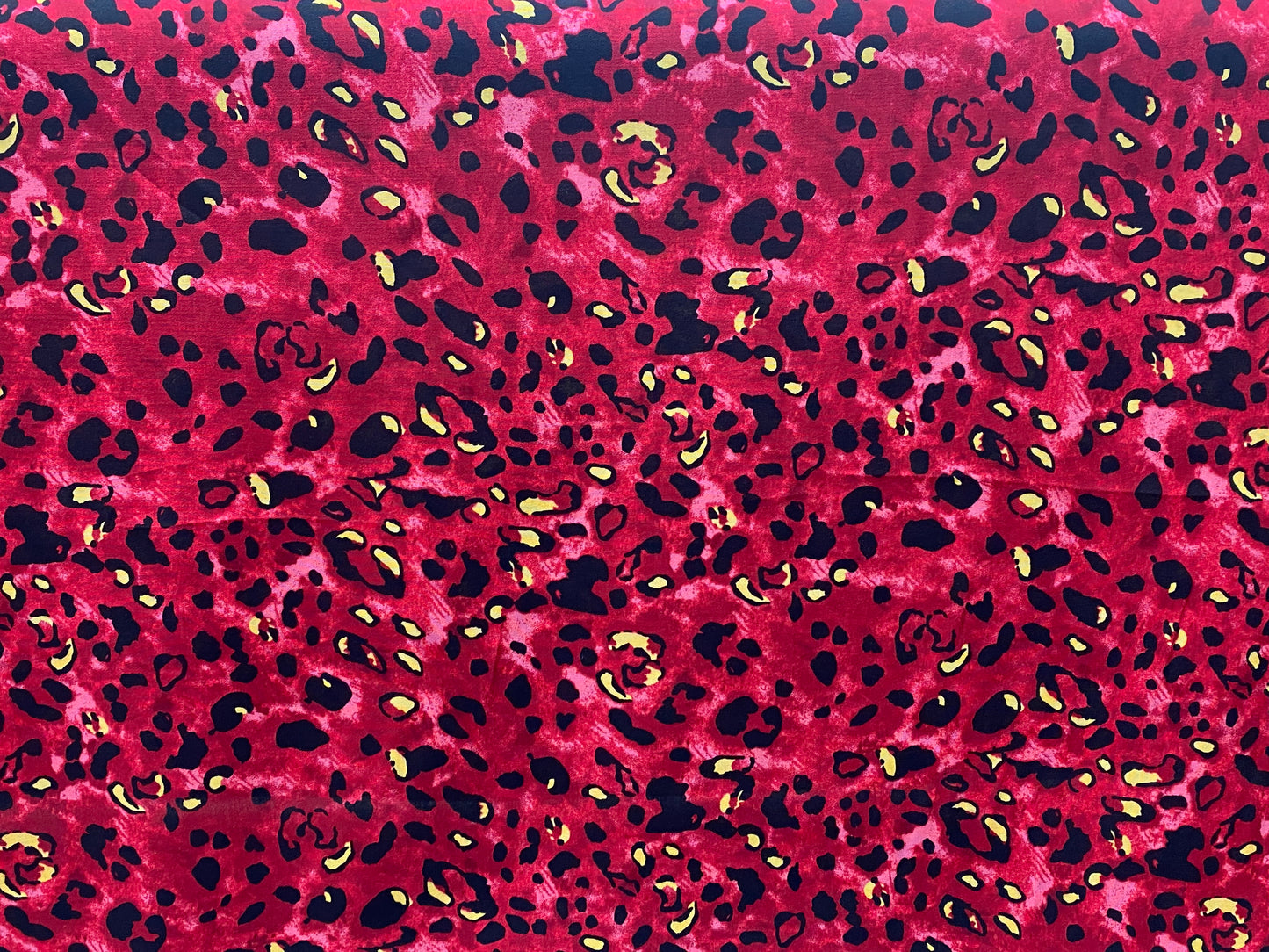 Viscose imprimé Afrique léopard tigré rouge noir jaune