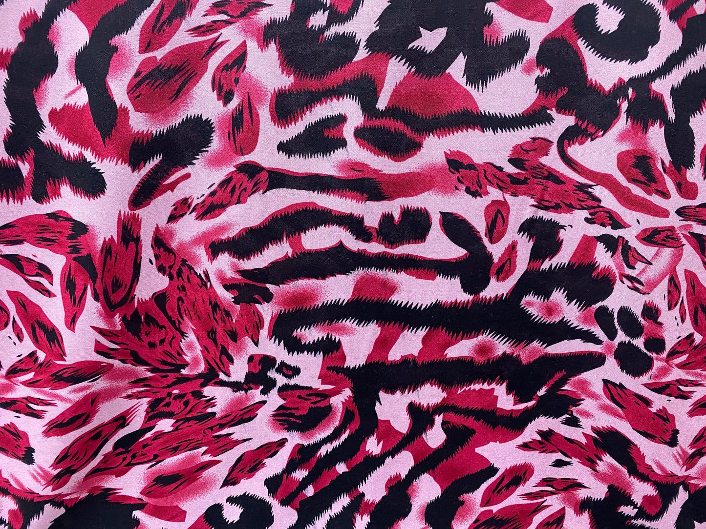 Viscose imprimé Afrique léopard tigré rose noir