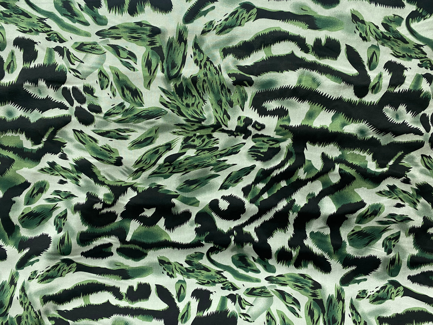 Viscose imprimé Afrique léopard tigré vert noir