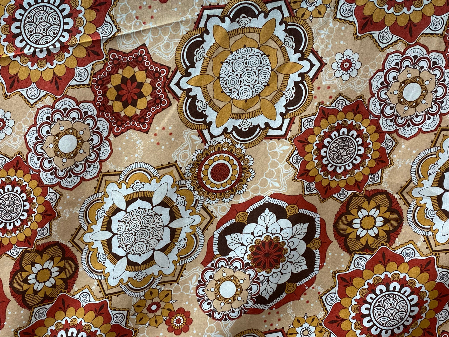 Viscose imprimé fleurs brun rouge blanc