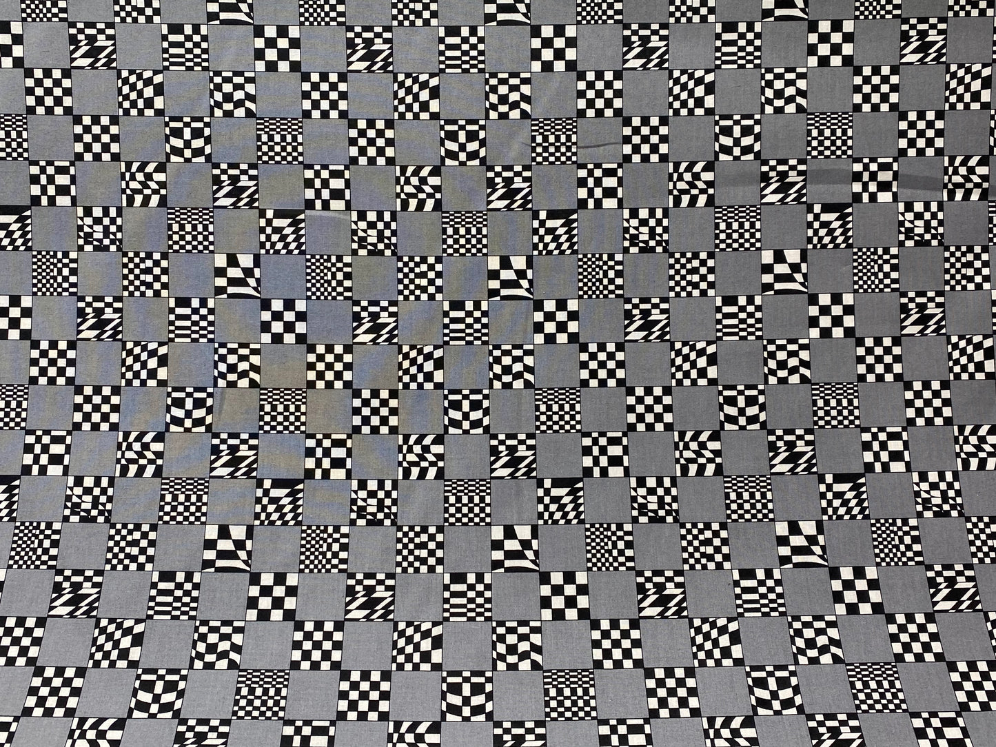 Coton imprimé carreaux damier noir blanc gris