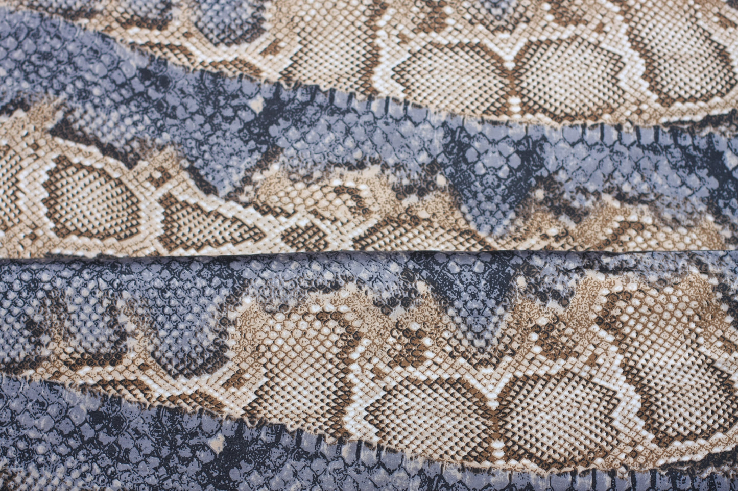 Polyester satin serpent