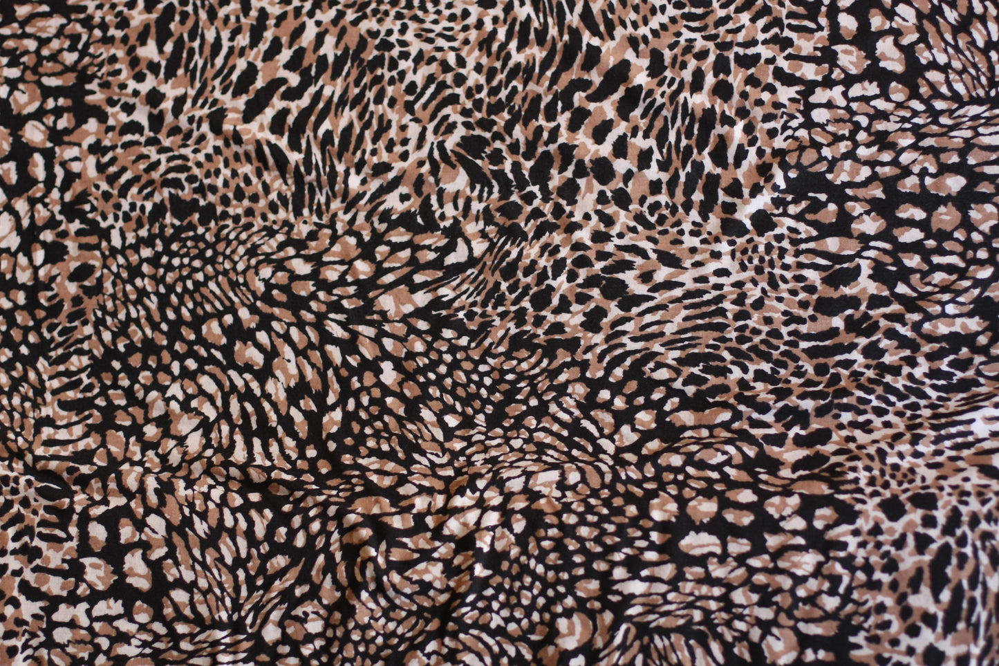 Polyester élasthanne imprimé tigré léopard brun noir blanc