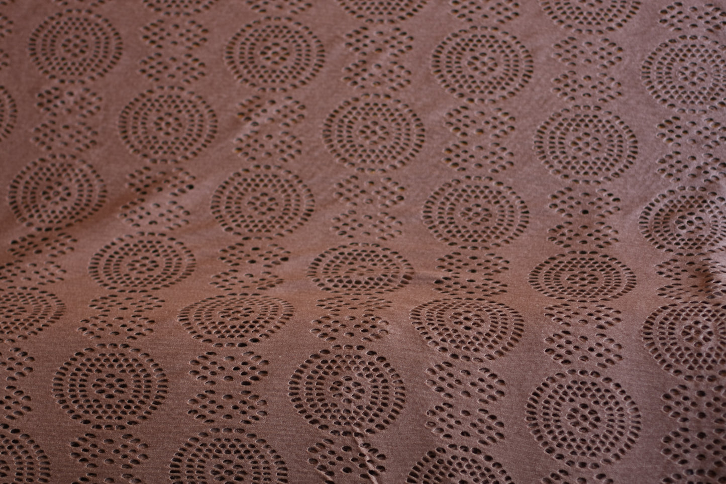 Polyester élasthanne ajouré brun