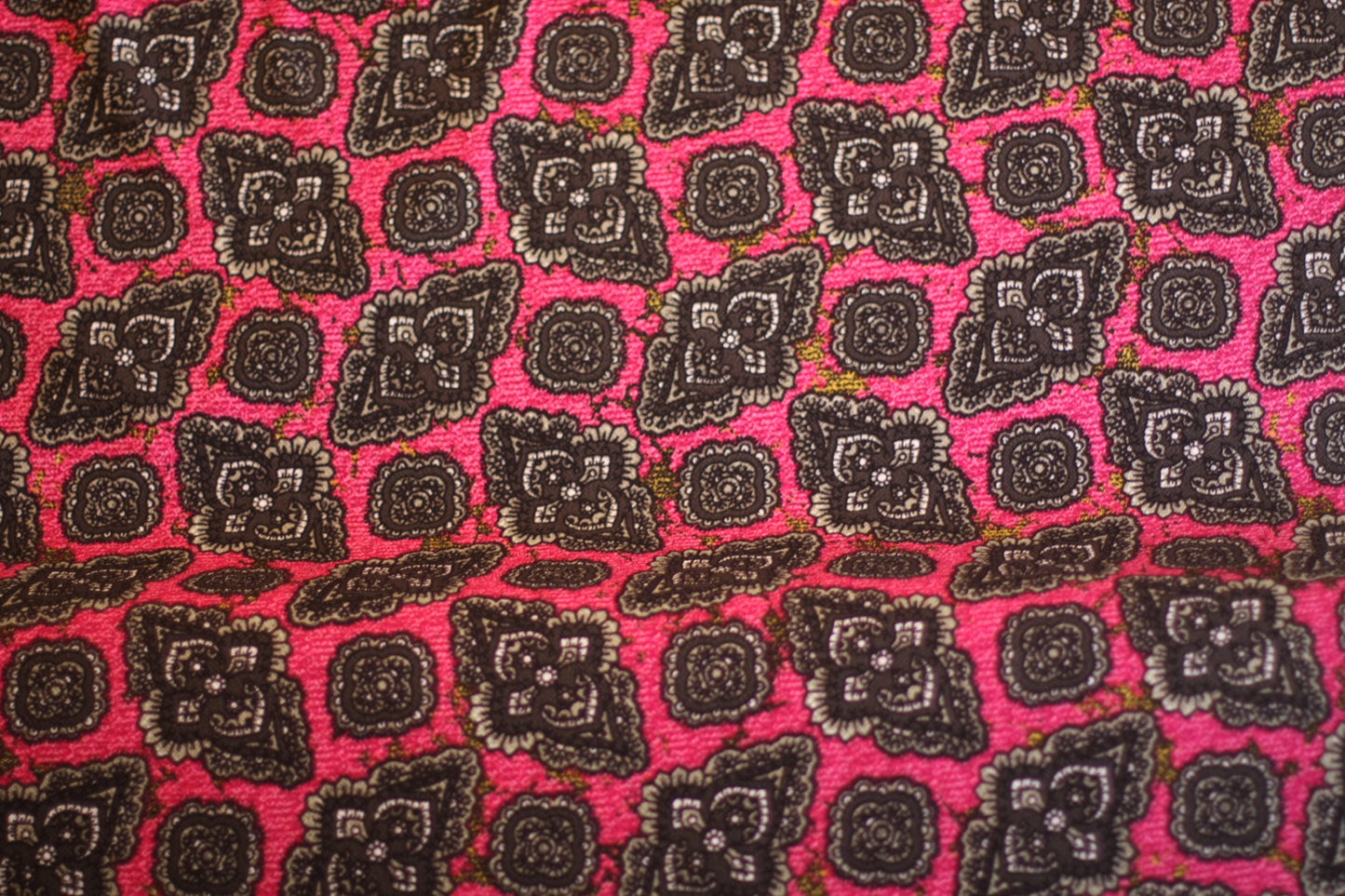 Polyester élasthanne imprimé rose noir