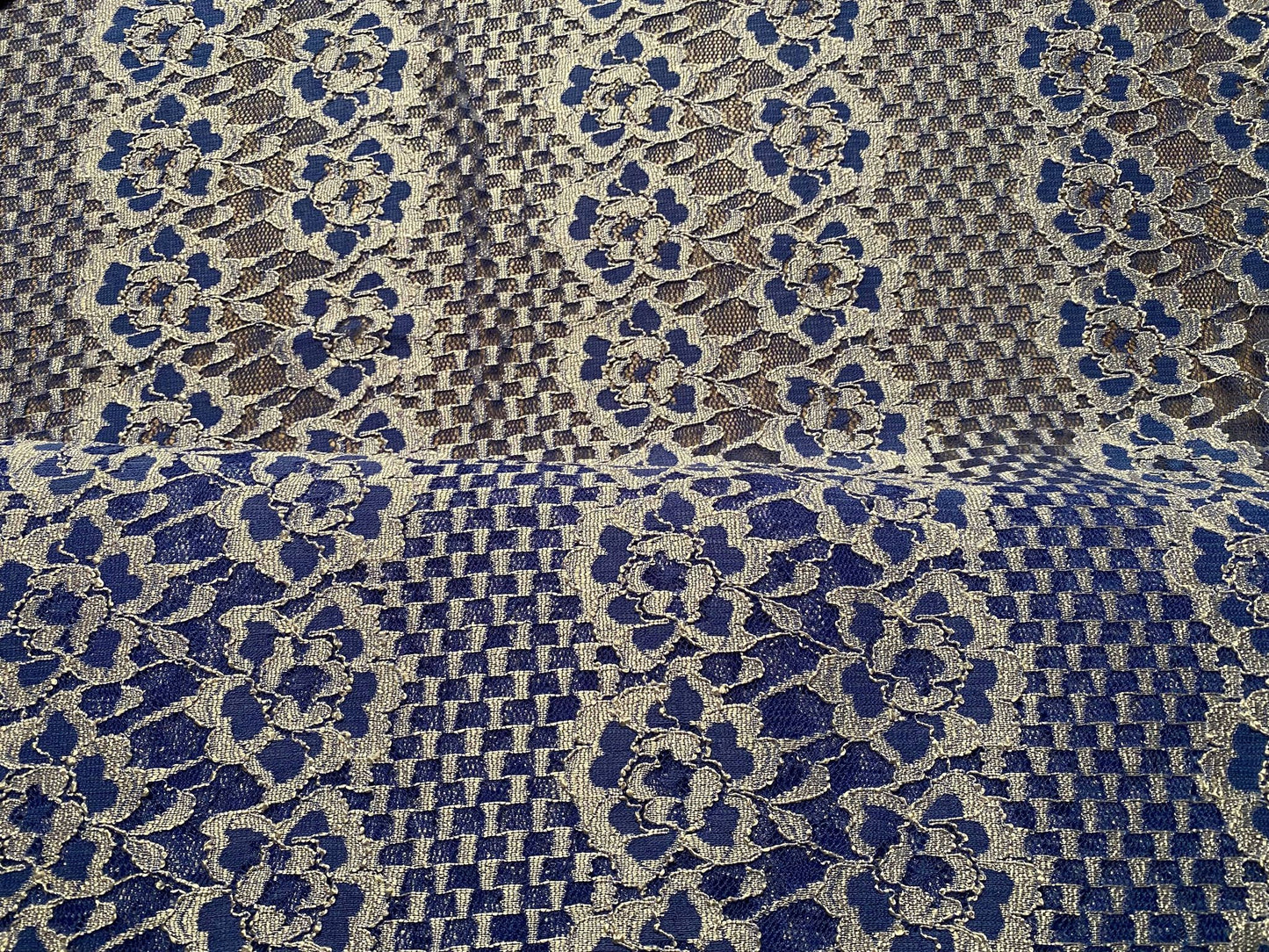 Polyester dentelle chantilly fleurs bleu