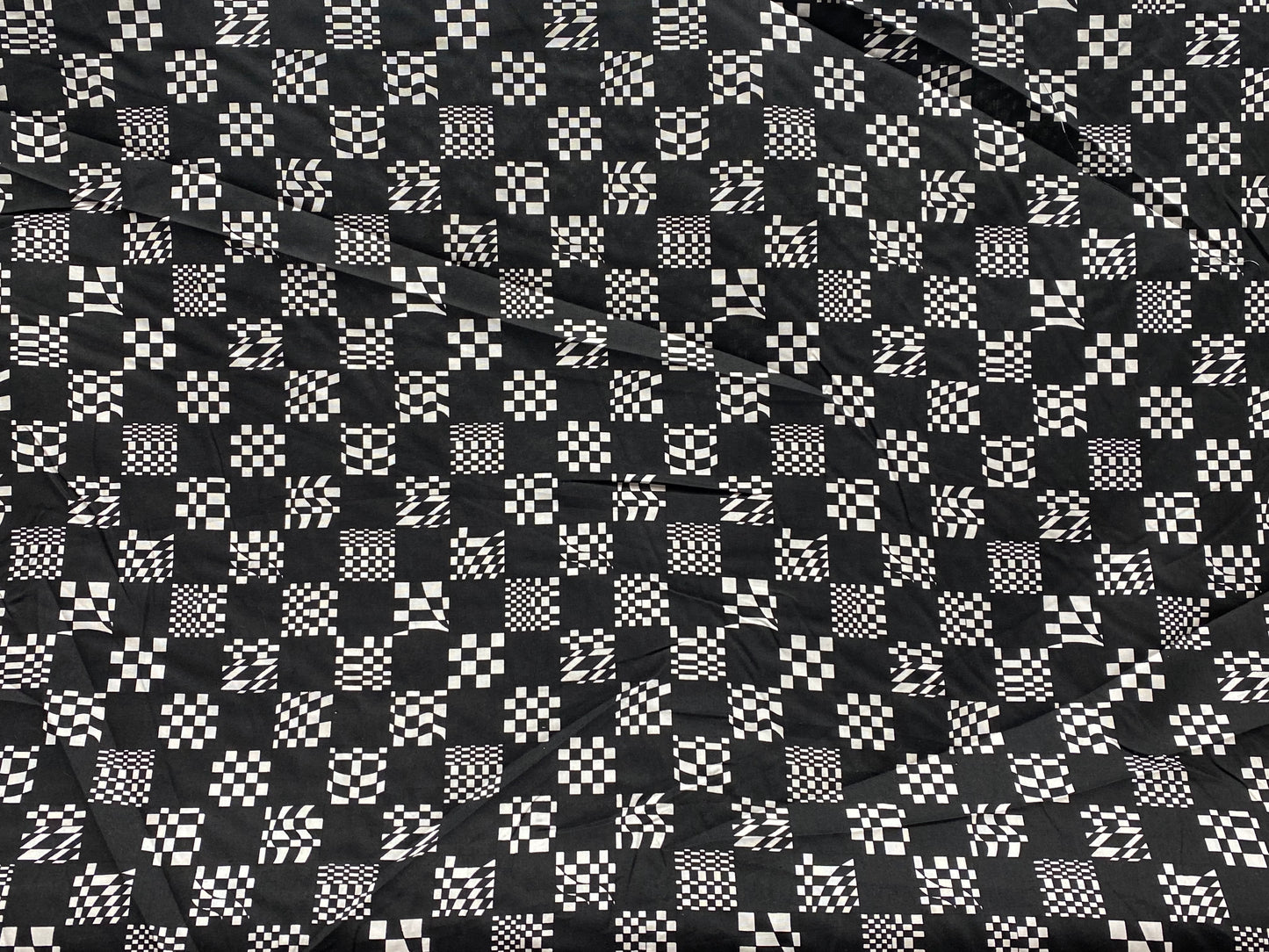 Coton imprimé carreaux damier noir blanc