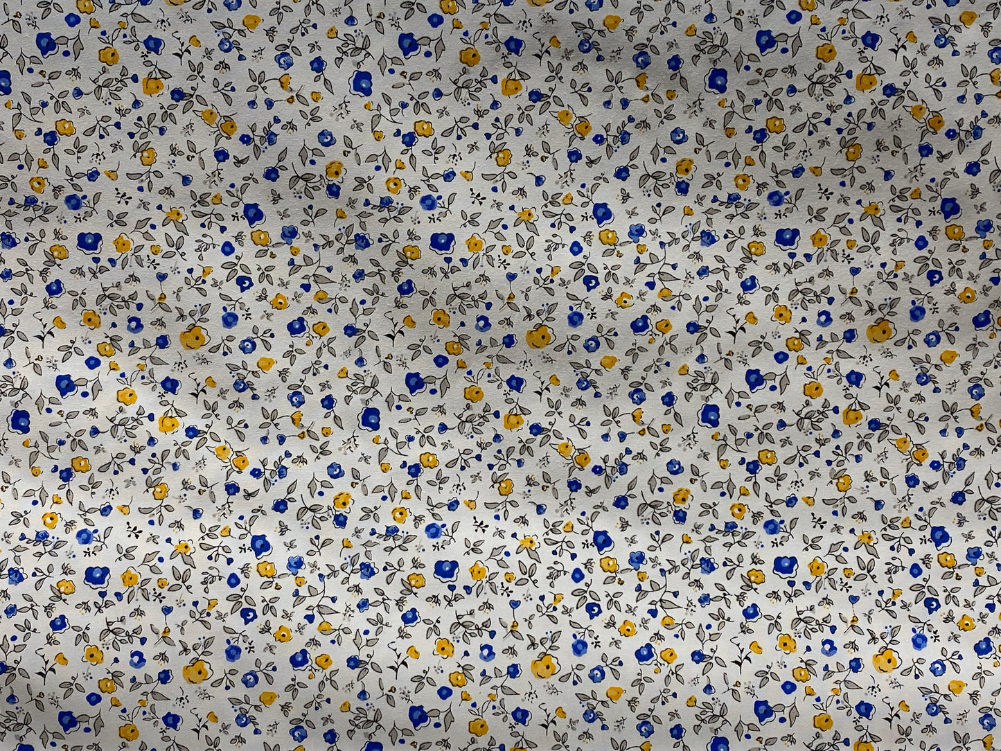 Coton imprimé fleurs blanc bleu jaune